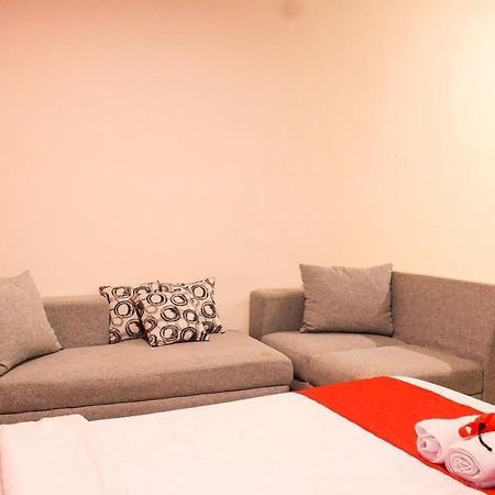 D'Shario Hotel Kepanjen Malang Exteriör bild