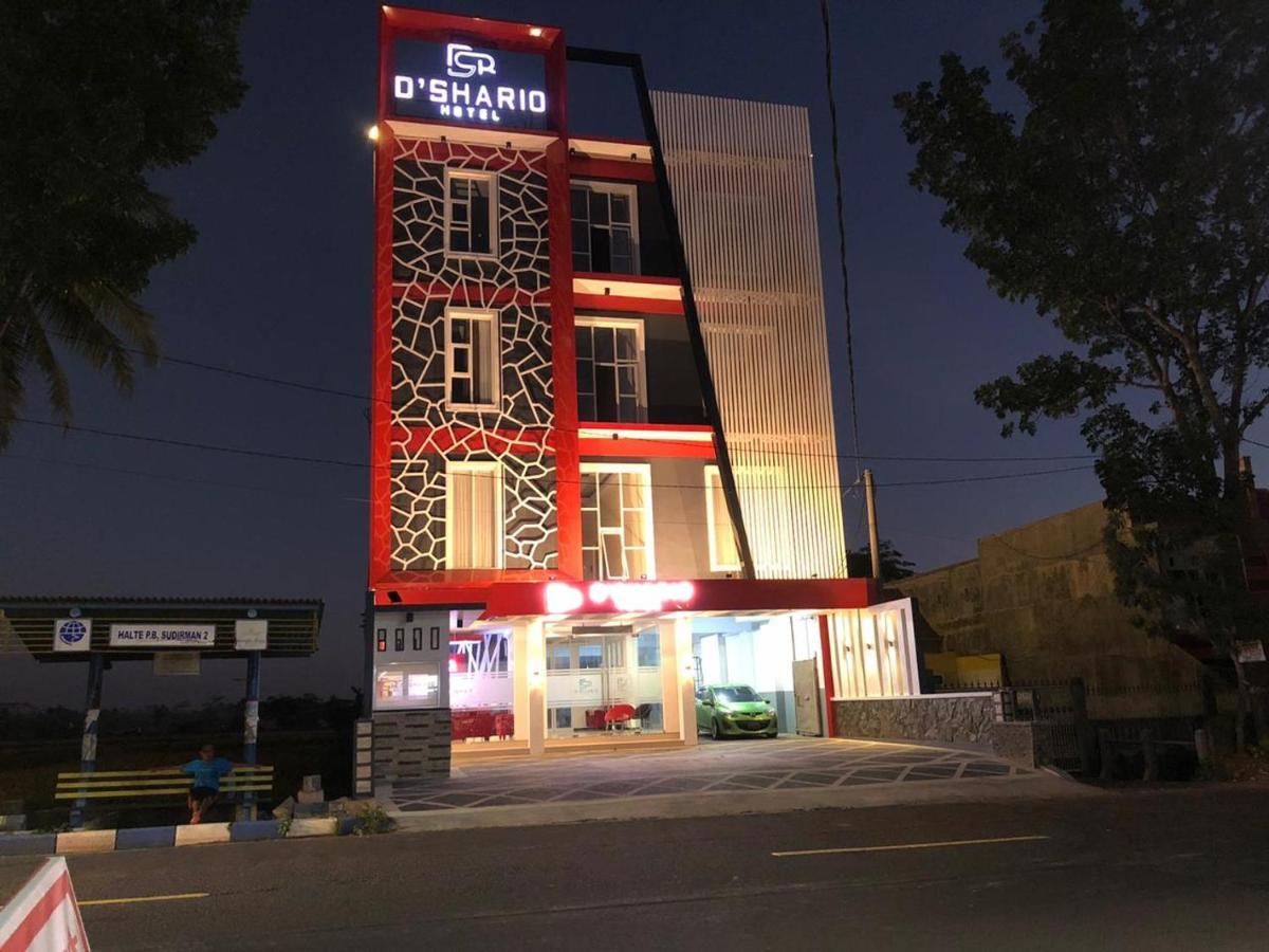 D'Shario Hotel Kepanjen Malang Exteriör bild
