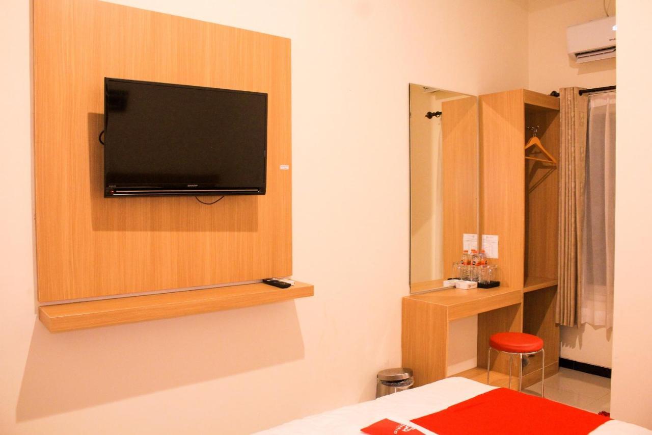 D'Shario Hotel Kepanjen Malang Exteriör bild